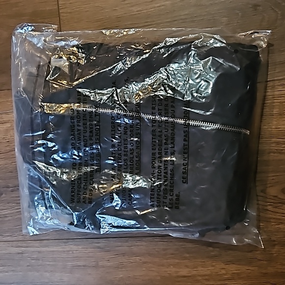 TRUE RELIGION CRYSTAL HS WING VELOUR ZIP HOODIE- BLACK SIZE SMALL - Picture 10 of 11